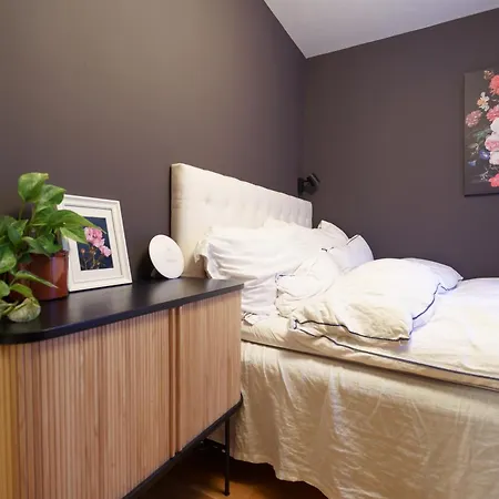 Cozy With Amazing View, Close To Centre Daire