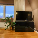 شقة Cozy With Amazing View, Close To Centre